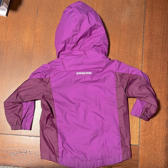 Patagonia Wind Breaker - Picture 2 of 4
